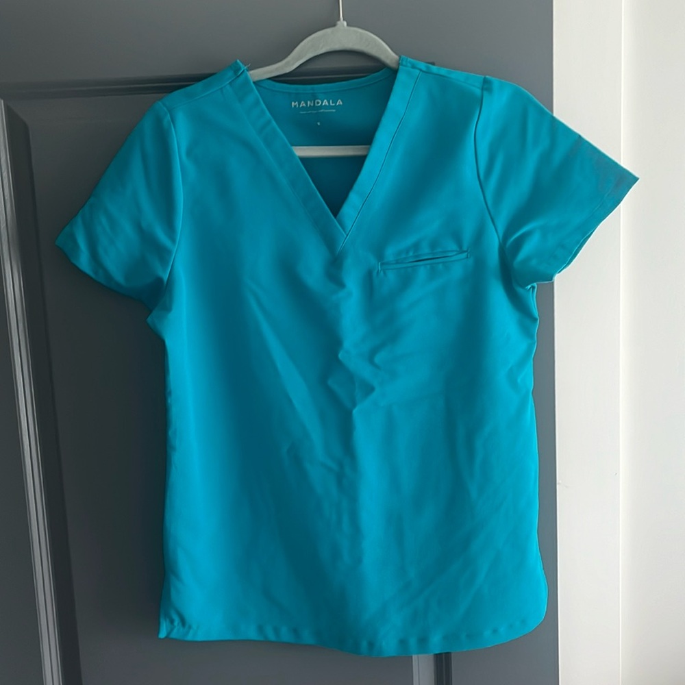 Mandala women’s scrub top